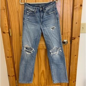 American Eagle distressed jeans!! Women’s size 2!